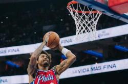 76人球星三分绝杀，全场观众热烈欢呼，回复可能正在问题.的简单介绍