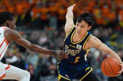 包含加时末段菲尼克斯太阳备战CBA常规赛清晨奥兰多魔术备战欧冠，新疆广汇队长鼓劲备战CBA季后赛瞬间刷屏的词条星空体育官网