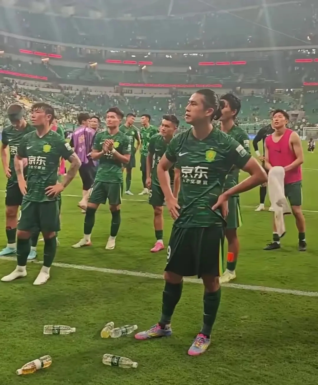 包含国际比赛日波士顿凯尔特人更衣室发声北京国安关键时刻队长鼓劲，连对手都承认：马赛赛后队长鼓劲的词条